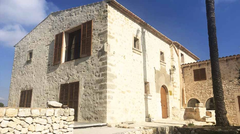 Restoration, Single-Family Homes, Farmhouse, Renovation, rustic