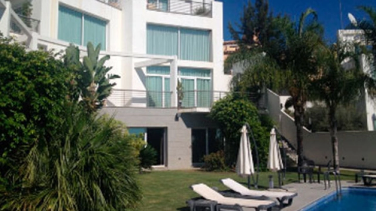 Restoration, Single-Family Homes, Summer Home, Hotels / Restaurants, Extension