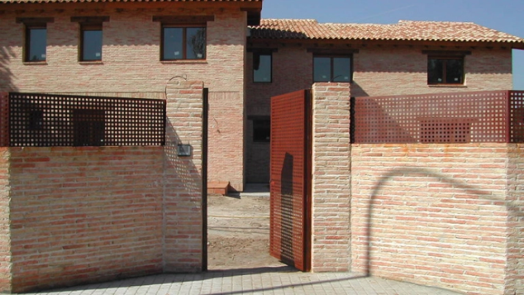 rustic, Traditional