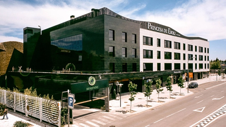 Hotels / Restaurants, New Build