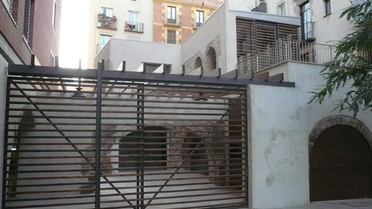 Historical / Listed Buildings, Traditional
