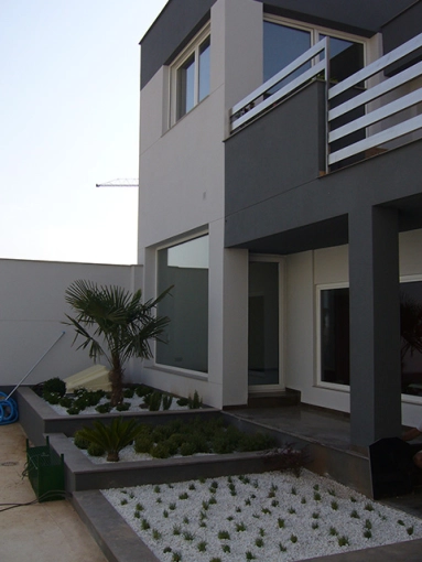 Exterior, Multi-unit Residential Buildings