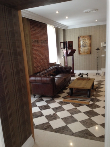 Hotels / Restaurants, Historical, Traditional