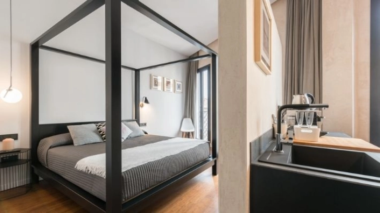 Single-Family Homes, Hotels / Restaurants, Flats / Apartments, Renovation, rustic, Contemporary, modern